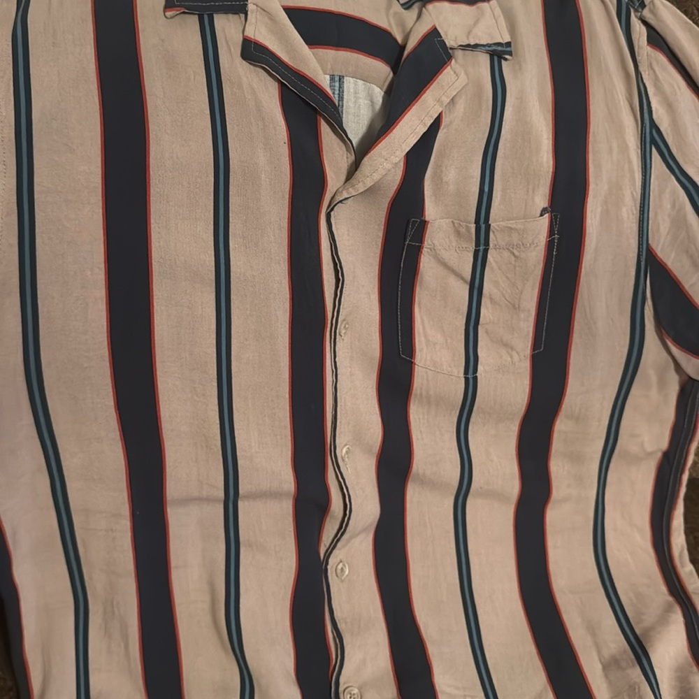 Button down shirt
Soft - Picture 2 of 3
